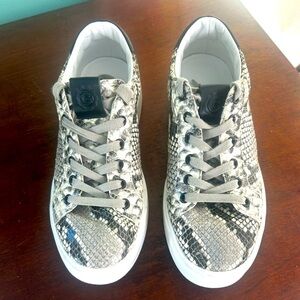 Greats Brooklyn Women 9.5 Brown Snakeskin Print Leather Lace Up Italian Sneakers